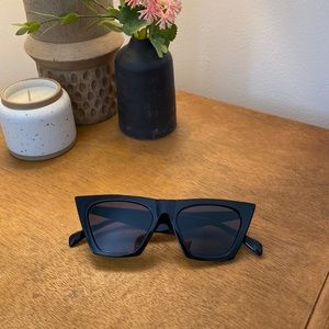 Women’s cat eye sunnies